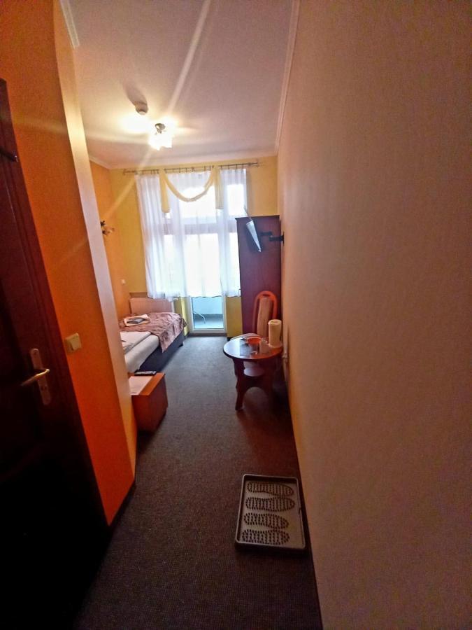 Willa Romantika Kudowa-Zdroj Bagian luar foto